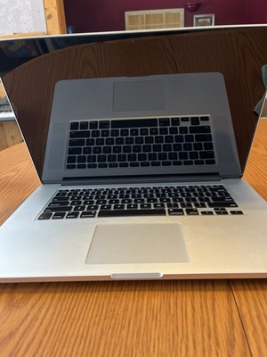 Apple MacBook Pro Mid 2015 Intel Core i7-4870HQ 2.5GHz 16GB RAM 512GB SSD 15'' 