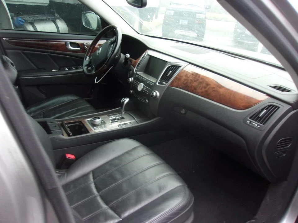 Parachoques antiniebla montado en la esquina/luz de estacionamiento para pasajeros se adapta a 11-13 EQUUS 27829043 Foto 3 de 4