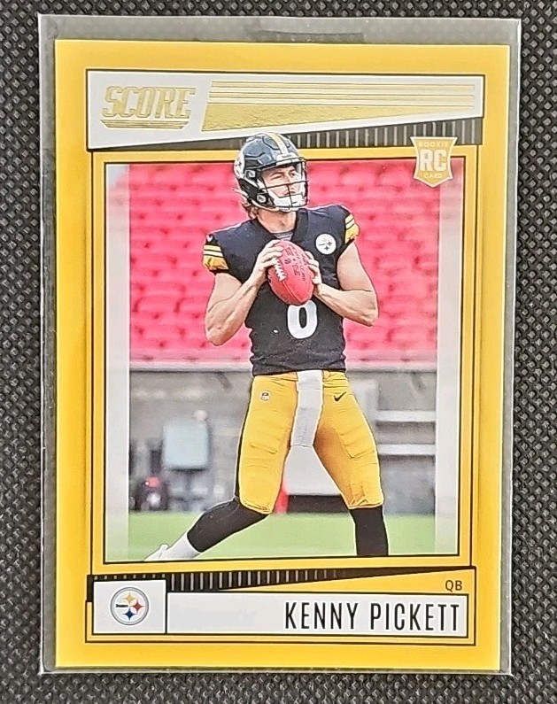 2022 Score - Rookies Kenny Pickett #301 Gold (RC)