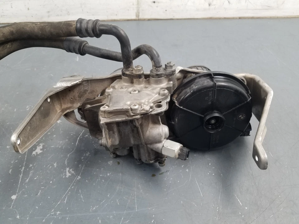 BMW M6 E63 2006 carcasa de filtro de aceite del motor/inyección de aire secundaria #7640 G7 Foto 2 de 4