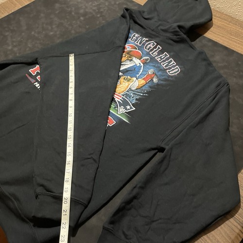 New England Patriots Sweatshirt Vintage Hoodie Majestic Salem Sports Superhero - Picture 9 of 9