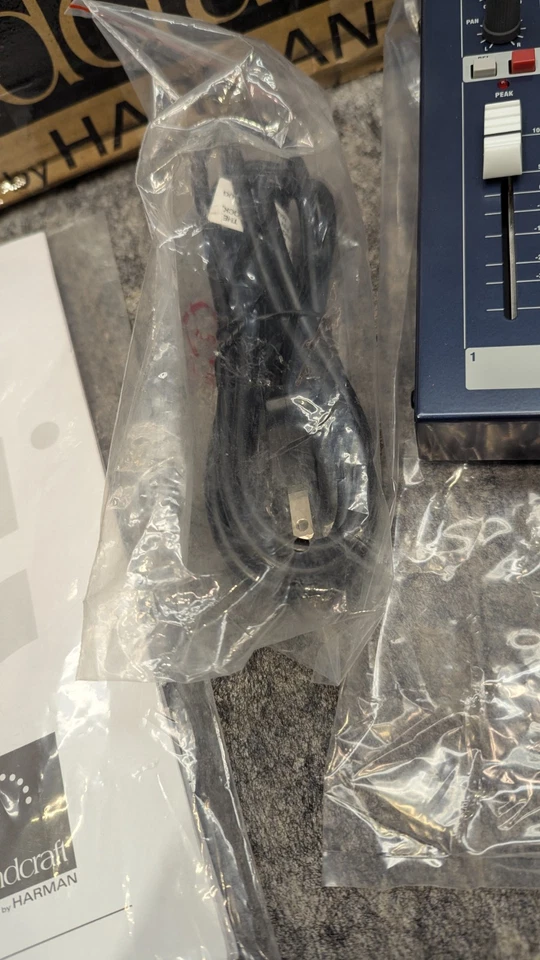 🔥New/Open Box🔥 Soundcraft EPM6 RW5734 Sound Mixer 6-Channel Multi-Format Mixer - Image 4 of 4