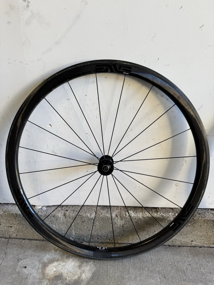 Juego de ruedas de freno de llanta cubierta de carbono ENVE SES 3.4 DT Swiss 240s Shimano/SRAM 11 Foto 4 de 4