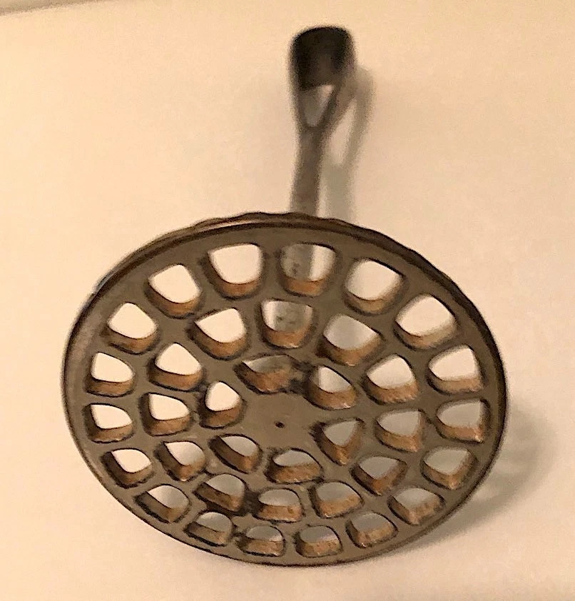 Antique Vintage Potato MASHER Food Press, Heavy Duty Solid Metal, 10.25" x 3.25" - Image 2 of 2