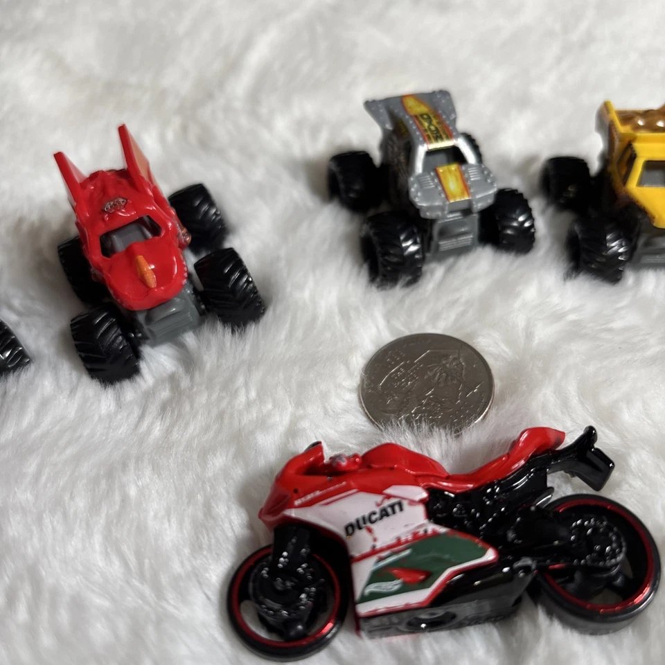 Hot Wheels MONSTER JAM 1/64 Lot of 6 With Ducati Motorcycle , C1 - Image 3 of 4