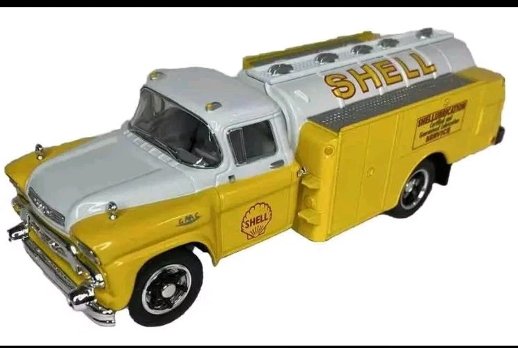 De chez First Gear Import US Mint In Box et au 1/34° GMC Shell Oil