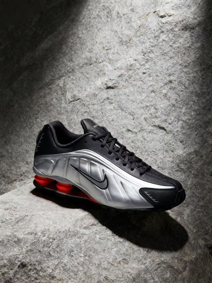 New Nike Shox R4 Shoes Black Red Metal Silver HQ1988-002 Men's