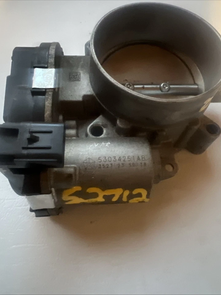 Challenger 2018 carrocería del acelerador Foto 4 de 4