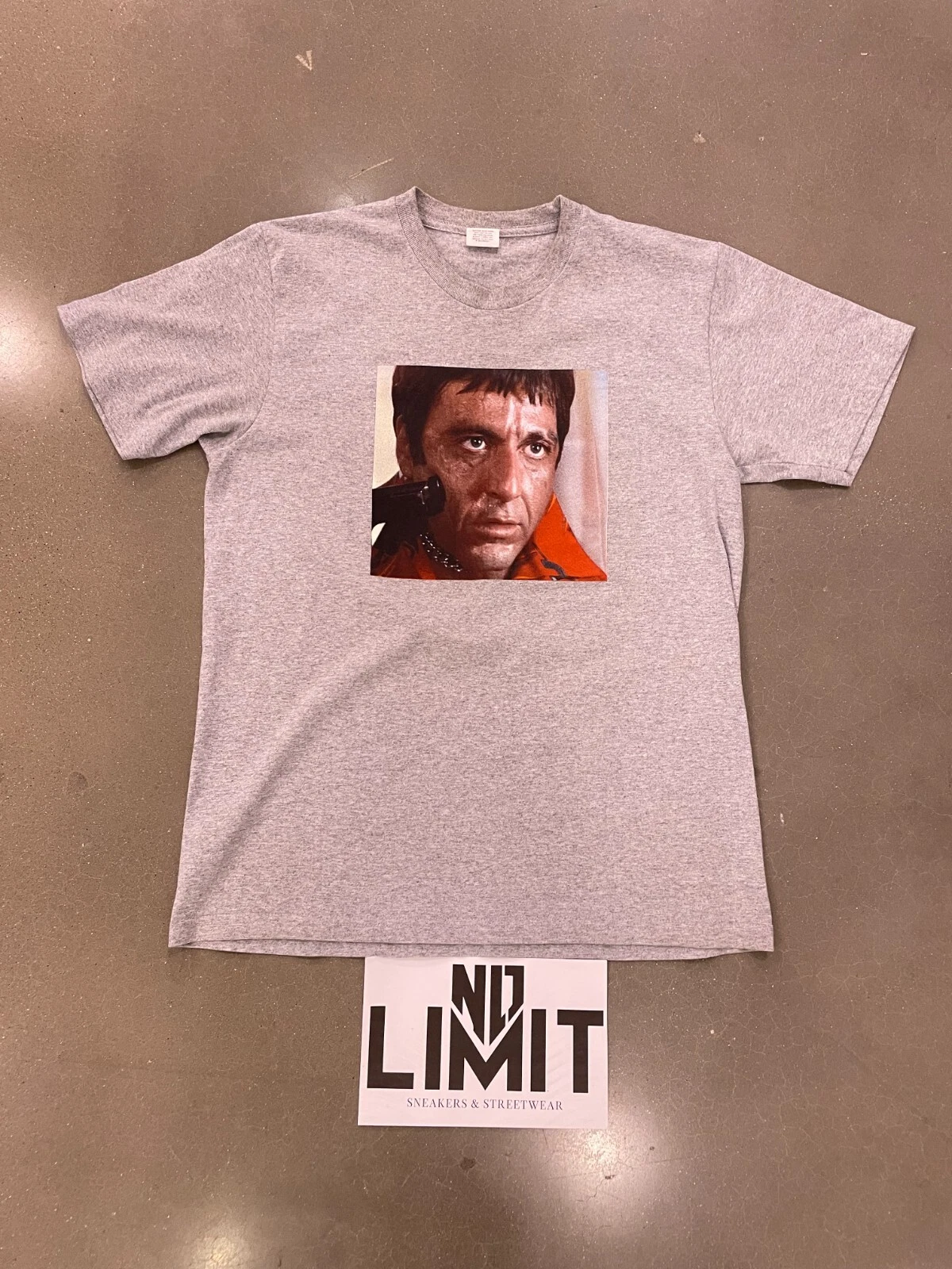 T shirt gris Supreme Scareface PRÉ PROPRIÉTAIRE taille M ENVOI RAPIDE
