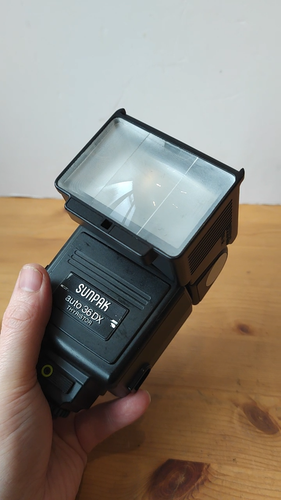 Sunpak Auto 36 DX Thyristor Flash Unit - Battery Tested - Video 1 of 1