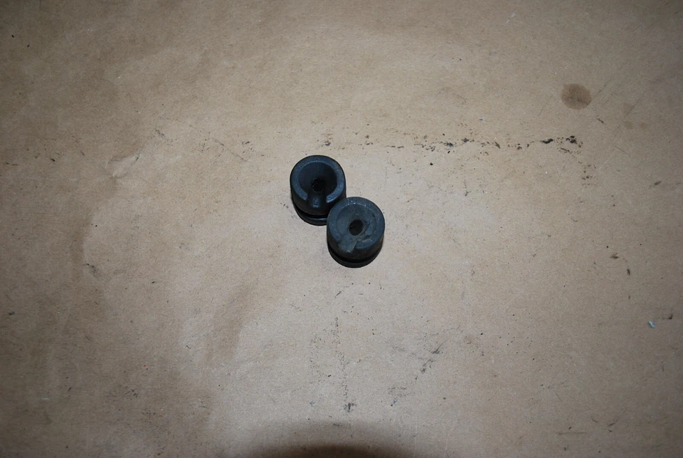 1988 BMW K 75 K75 S RADIATOR PADS GROMMETS - Image 2 of 2