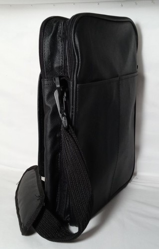 Samsonite Duffle Bag With Strap Multi Pocket Convertable To Compact Size - Picture 5 of 8