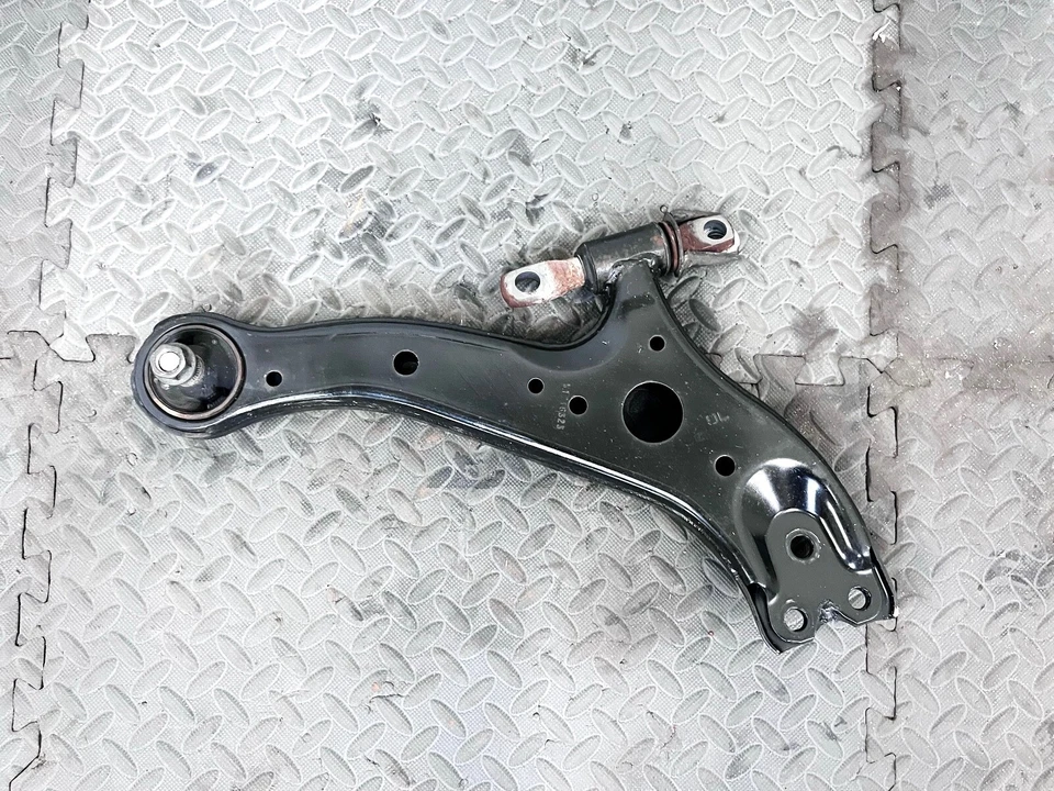 13-18 LEXUS ES350 ES DELANTERO IZQUIERDO LADO DEL CONDUCTOR BRAZO DE CONTROL INFERIOR OEM Foto 2 de 3