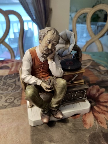 Italian Capodimonte Porcelain Statue Music Box - Old Man listening to Gramophone - Picture 2 of 17