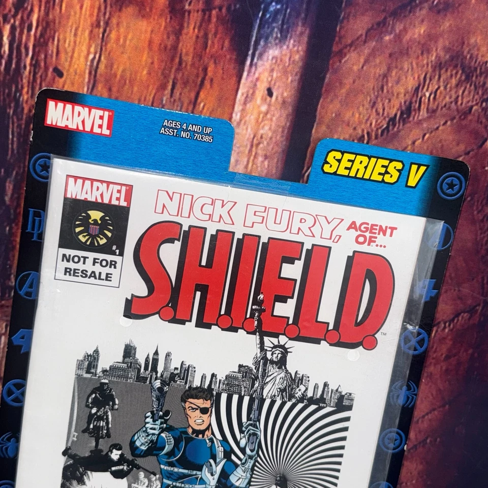 Libro de historietas de Nick Fury Agent of SHIELD serie 5 de Marvel Legends con pared de coleccionista Foto 2 de 4