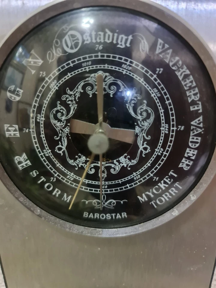 ساعة مقياس جوي وضغط Foto 3 de 4