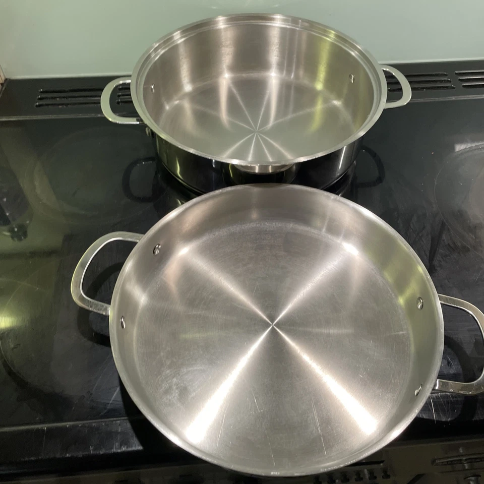 AGA Large Stainless Steel Sauté Pan 33cm diameter large capacity with lid. - Image 3 of 4