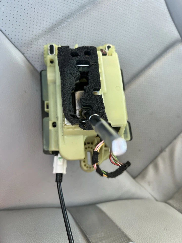 01-09 Mercedes W203 C230 CLK55 CLK350 Floor Gear Selector Shifter OEM - Image 2 of 4