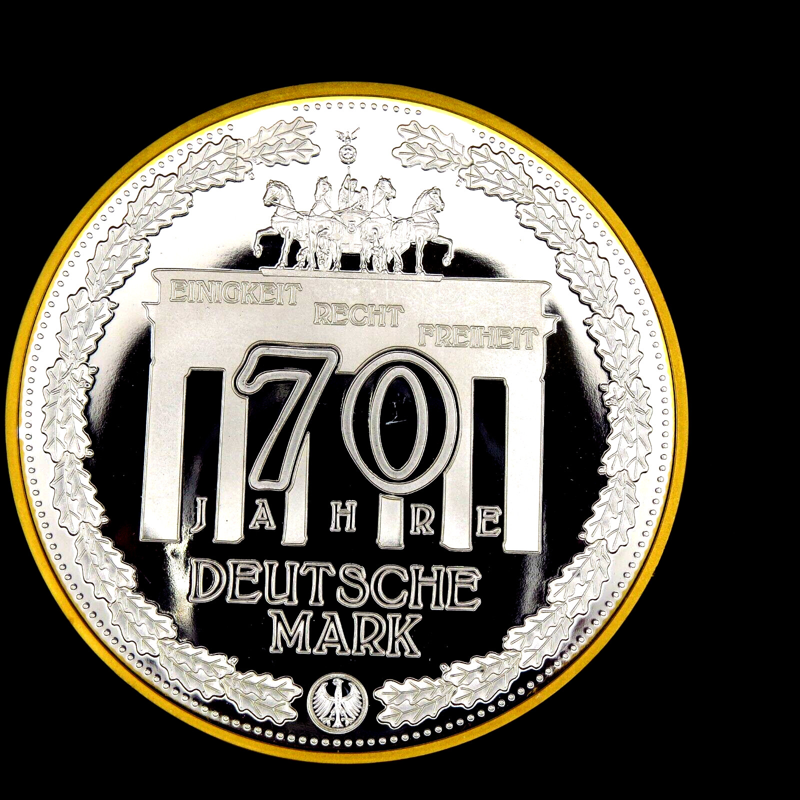 "70 Jahre Deutsche Mark - Goldmark 2001" goldfarbene Kupfermünze