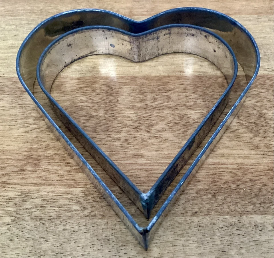 Lote de 4 cortadores de galletas de hojalata de colección, diseño abierto, 2 corazones, estrella, caballo-Suecia Foto 2 de 4