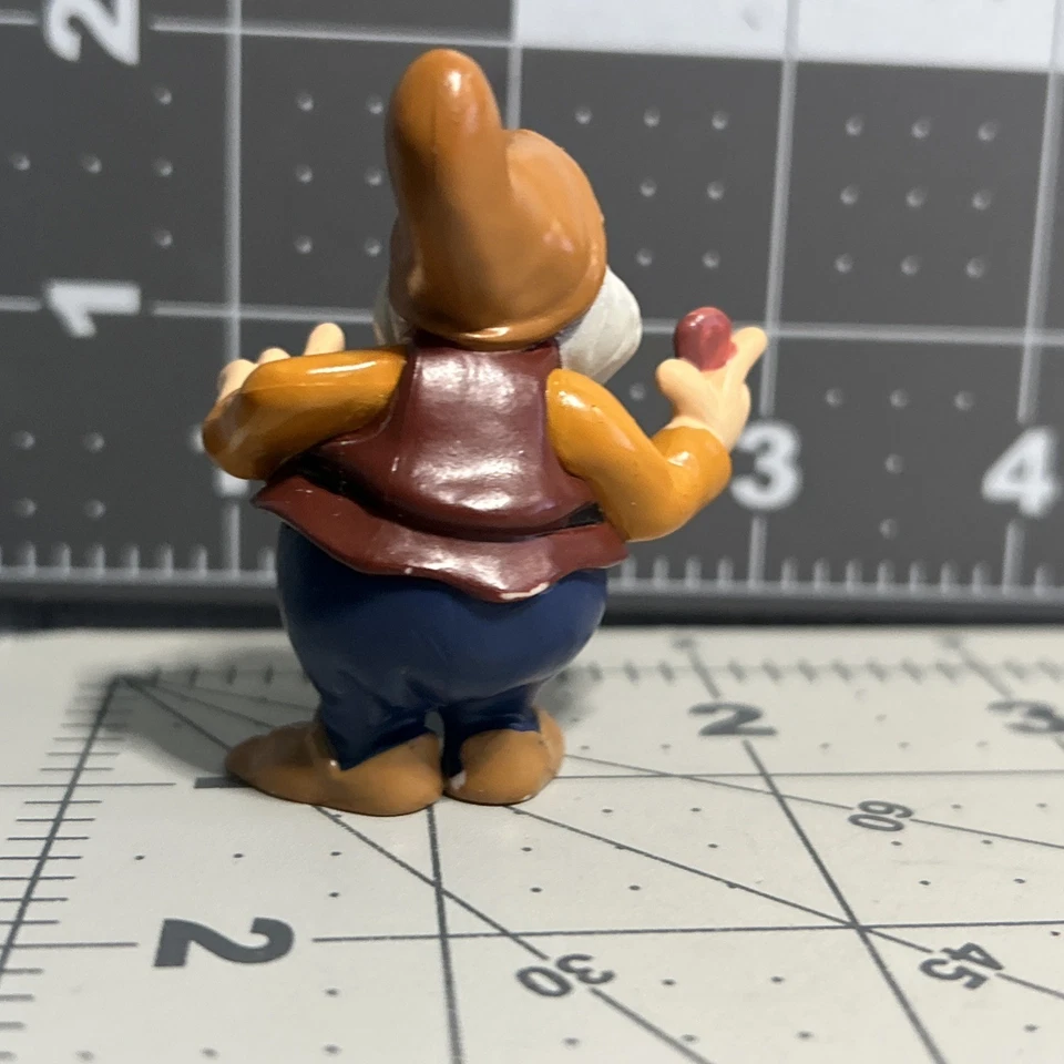 Figura Figura Happy Holding Gem Dwarf PVC 3" Cake Topper Blancanieves Disney Foto 3 de 4