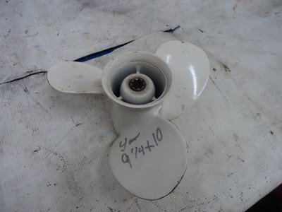 Yamaha outboard propeller 9 1/4 x 10