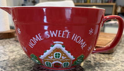 Ceramic Red Holiday Mixing Bowl 2 qt Handle Pour Spout Snowflake Gingerbread