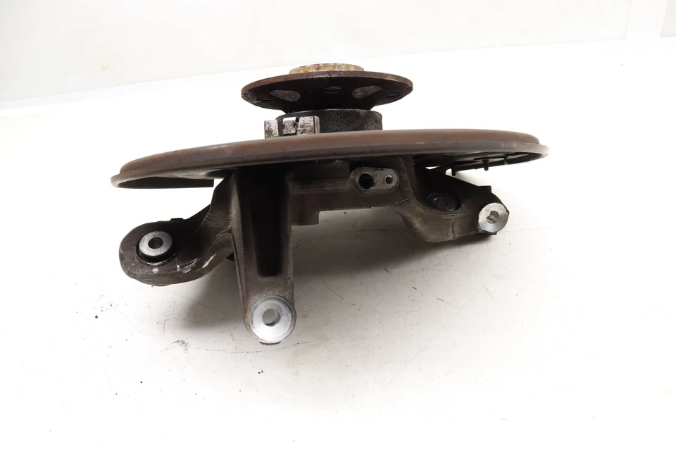 Mercedes-Benz E400 2013-2018 - nudillo de husillo trasero derecho con cojinete de rueda Foto 2 de 4