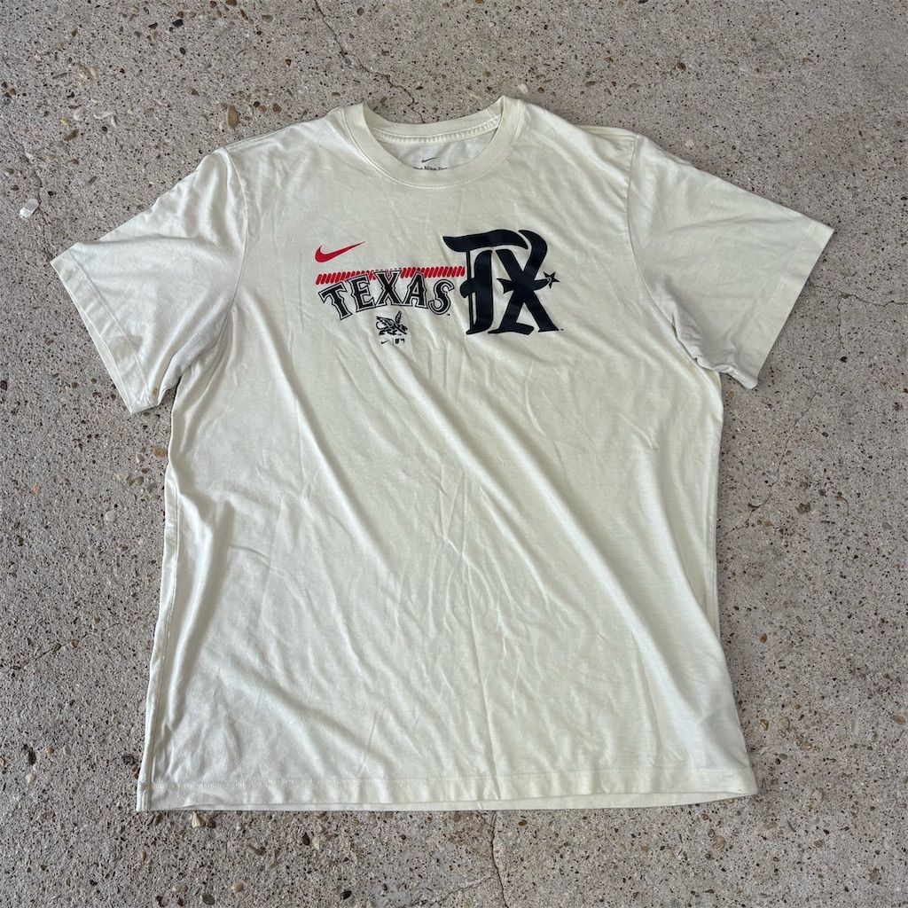 OFF WHITE X NIKE Nike Texas Rangers City Connect T Shirt Uomo Avorio 2XL Manica Corta