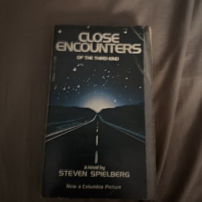 Close Encounters of the Third Kind by Steven Spielberg (1977, Trade Paperback)