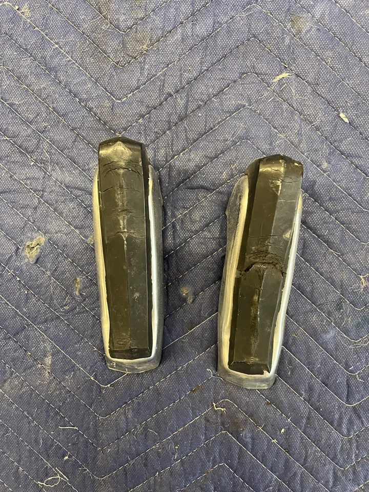 Dodge Dart 1967 1968 1969 cromo parachoques delantero protectores y cojines OEM Foto 3 de 4