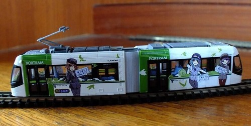 Tomytec N gauge TLR0604 Toyama Portram tram Anime conductors green doors livery - Picture 2 of 12
