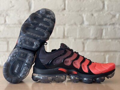 Nike Air Vapormax Plus Darth Maul Black Crimson Running  display picture 3
