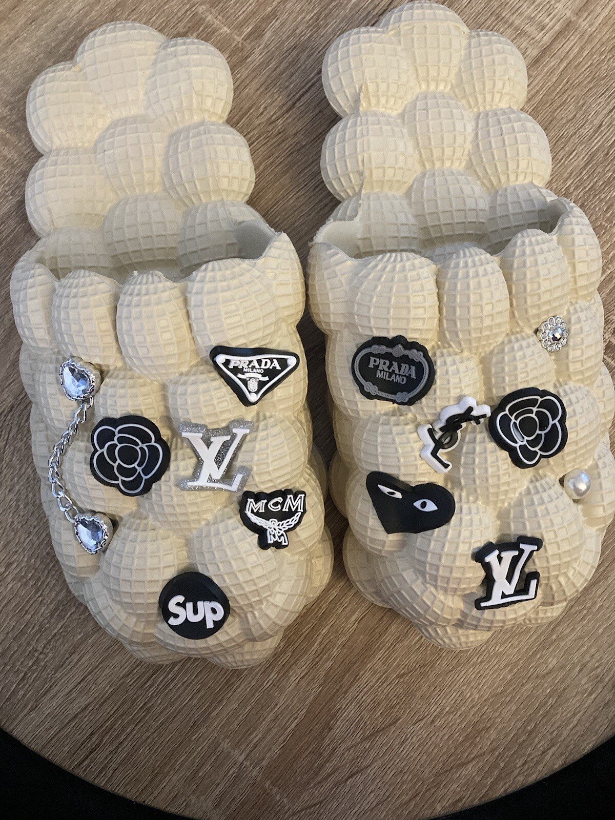 Diapositivas de burbujas con dijes talla 6-10 mensaje después del pedido