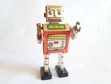 Blechspielzeug - Roboter 'RO-BOT PIXEL', ca. 13 cm mit Uhrwerk, gehender Roboter