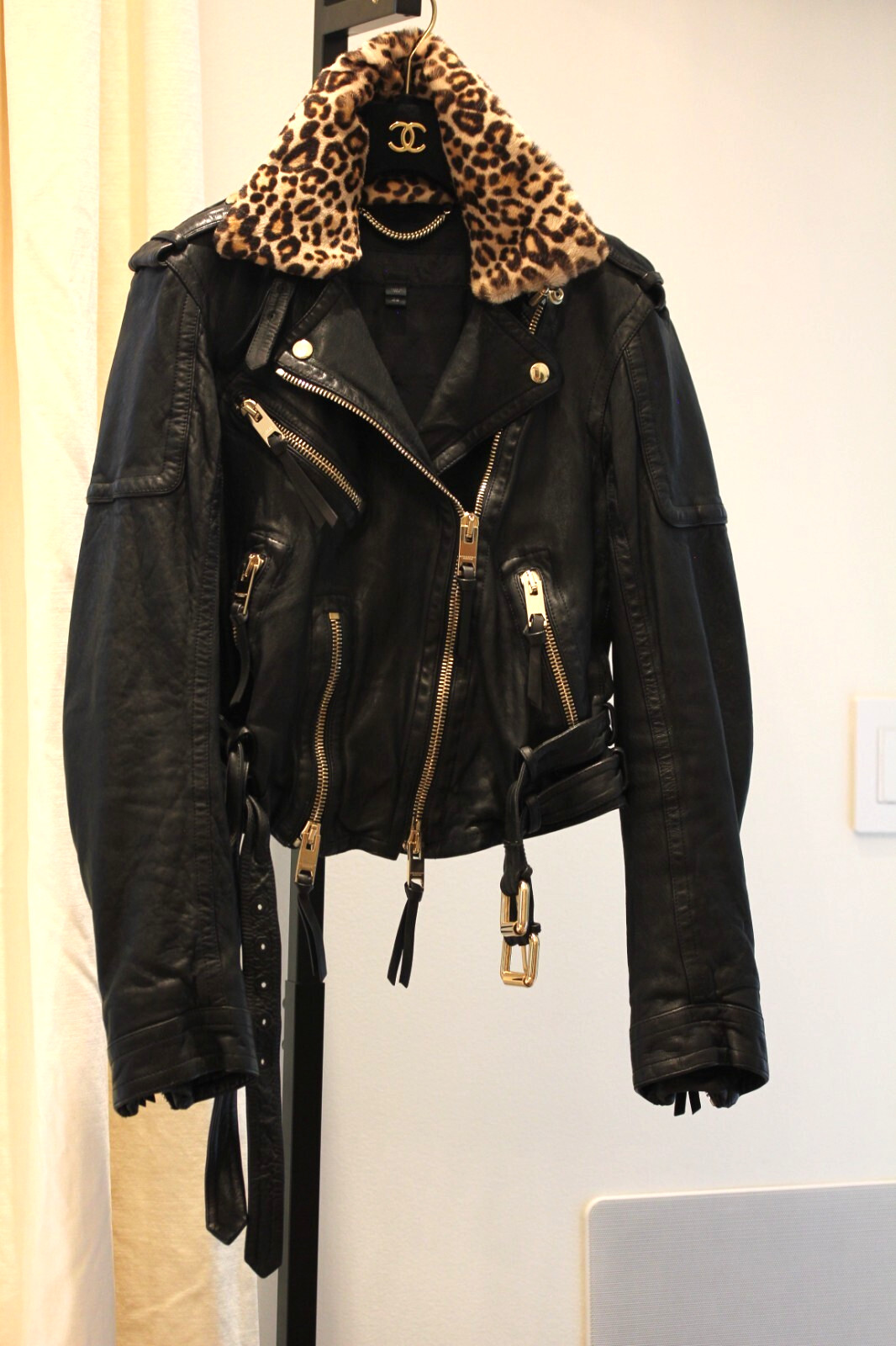 BURBERRY PRORSUM Iconic Black Leather Biker Jacket Removable Leopard Fur Collar! image 2