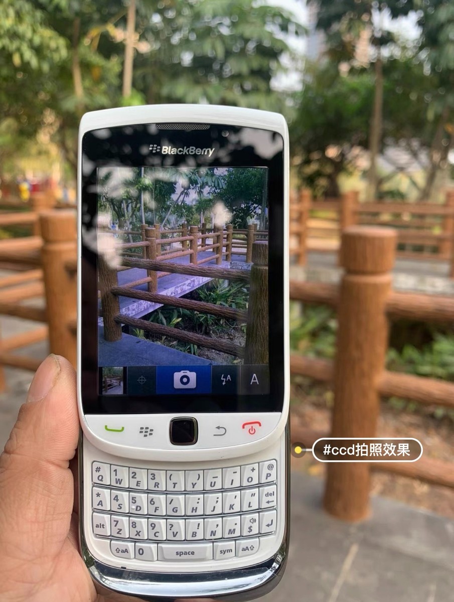 BlackBerry Torch 9800 4GB ROM 5MP Slider QWERTY Unlocked 3G