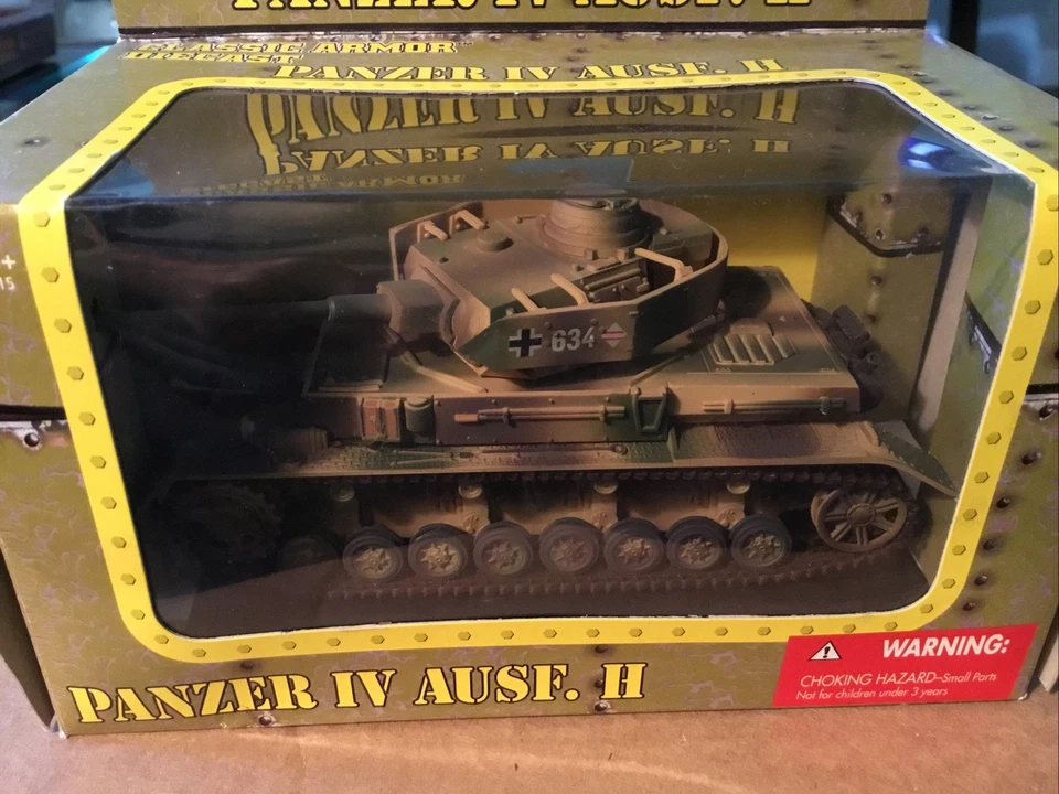 New Millennium Classic Armor Diecast German Army Camo Panzer IV H Battle Tank - Image 3 of 4