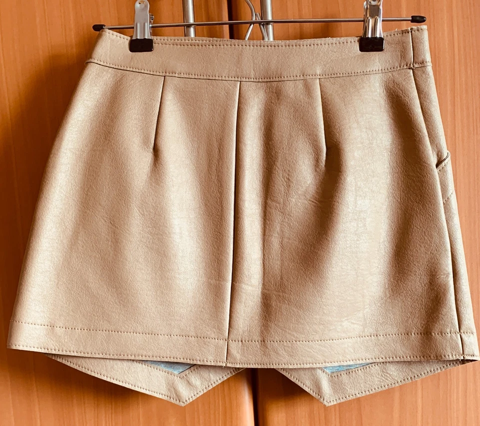 Falda para mujer BCBG MAXAZRIA beige imitación cuero mini talla XXS Foto 2 de 4