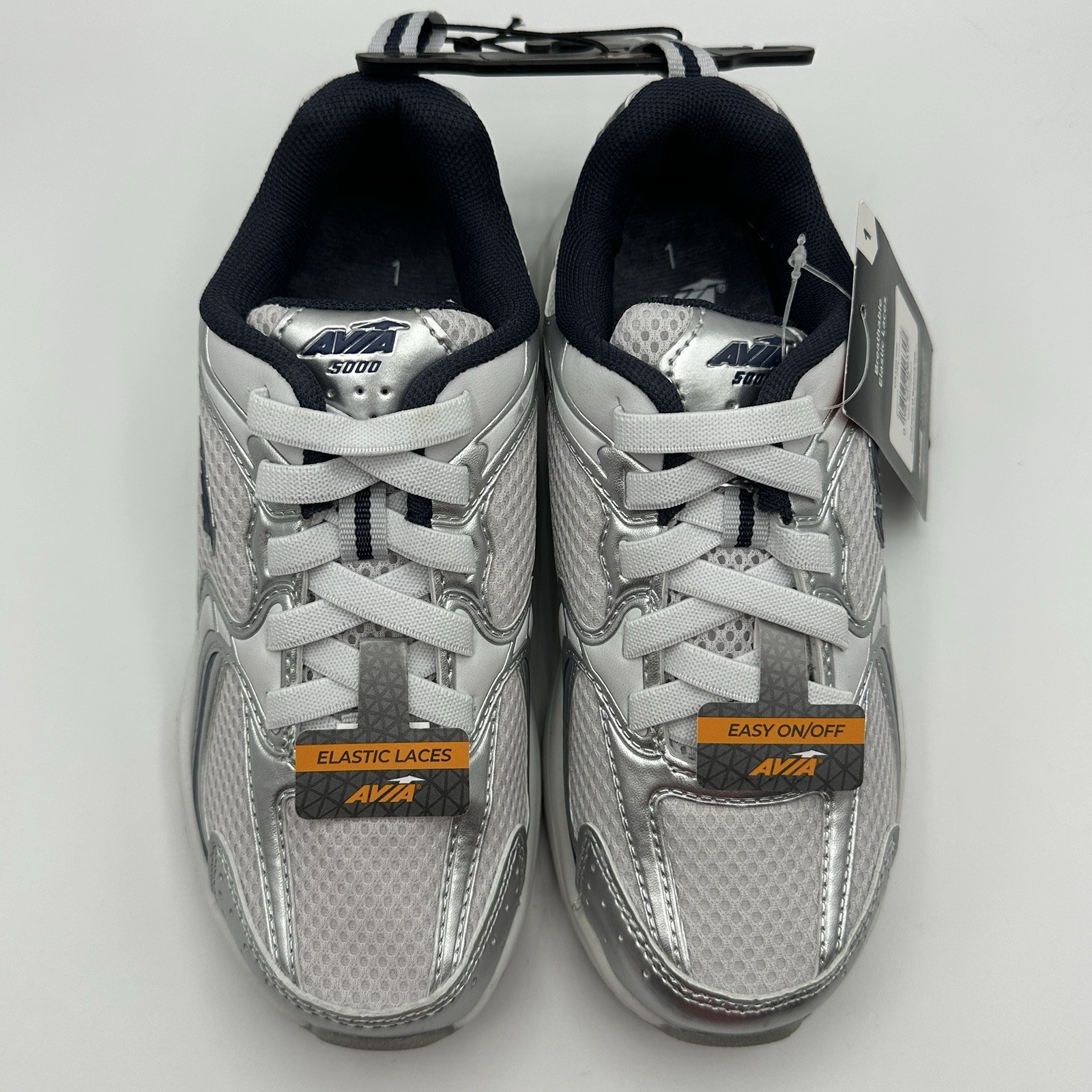 Avia 5000 Sneakers Youth Size 1 Performance Walking Sneakers. Silver/White.