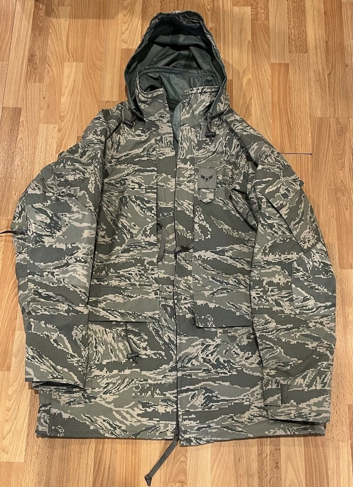Military Waterproof Digital Camo Full Zip Jacket Size M/L  Made In USA - Image 3 of 4