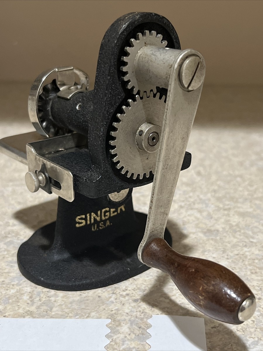 Vintage Singer Ball-Bearing Hand Operated Pinker 121379 | eBay