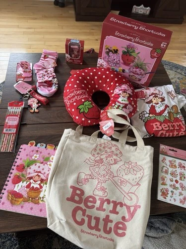 Strawberry Shortcake Berry Cute Collectible Bundle