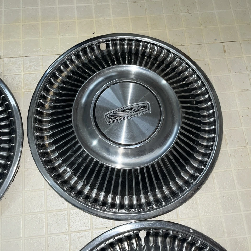 Ford Fairlane Falcon 1968 14 pulgadas cubiertas de rueda tapacubos juego de 6 OEM Foto 3 de 4