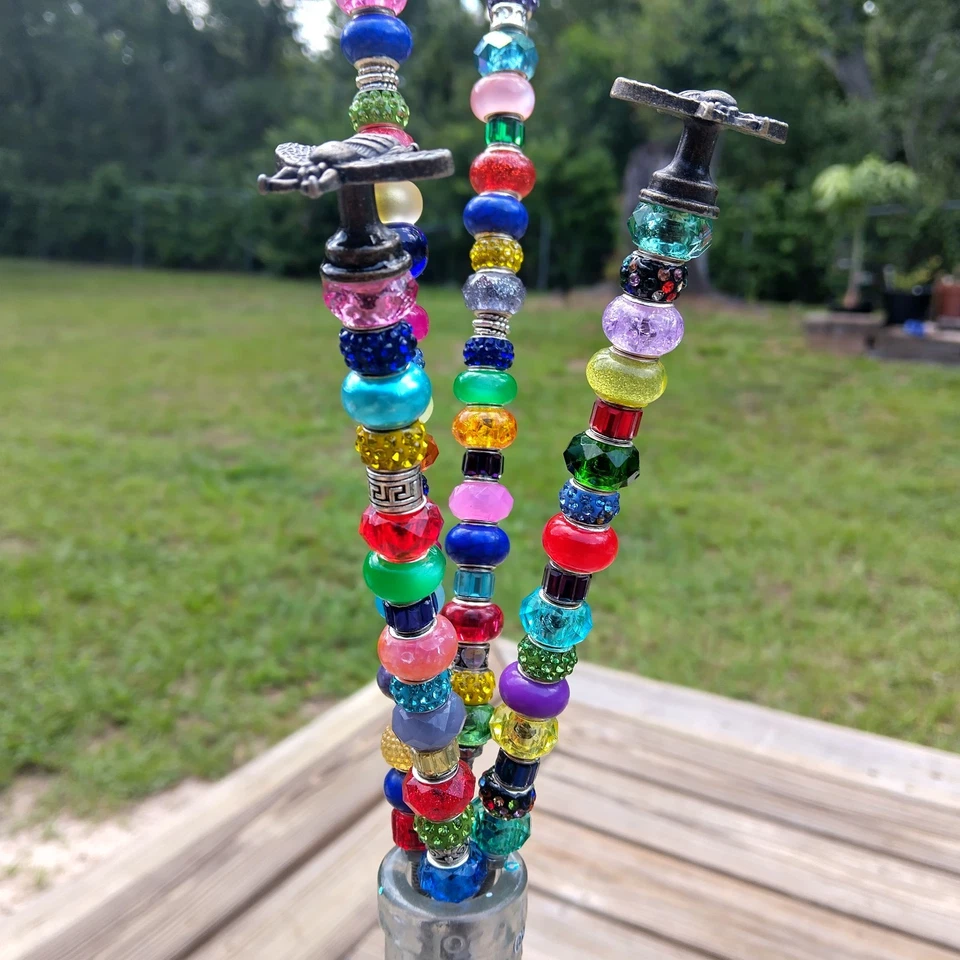 Conjunto/2 estacas de fadas de bronze borboleta abelha multicoloridas com miçangas planta jardim 12" e 8"  - Imagem 2 de 4