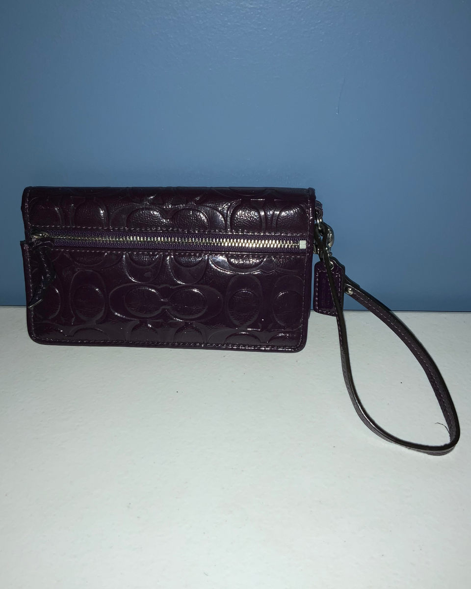 Coach Signature Plum Purple Embossed Patent Wallet Wristlet  display picture 3