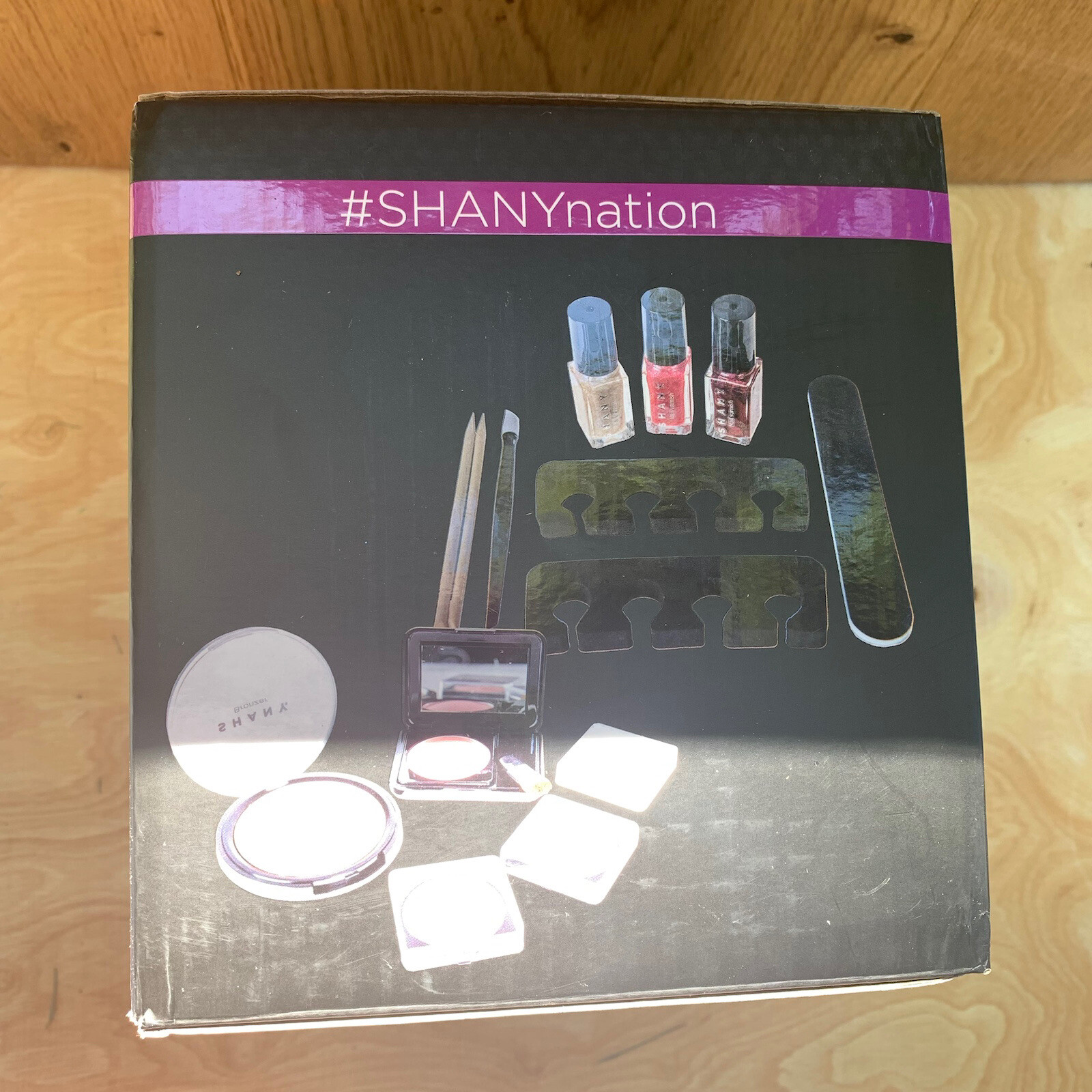 SHANY Carry All Trunk Train Case Makeup Set (palette/Blushes/Powder/Polish) NIB