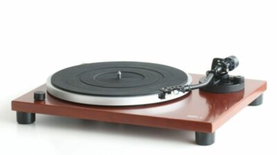 MUSIC HALL MMF-1.5 TURNTABLE CHERRY  AUTHORIZED DEALER