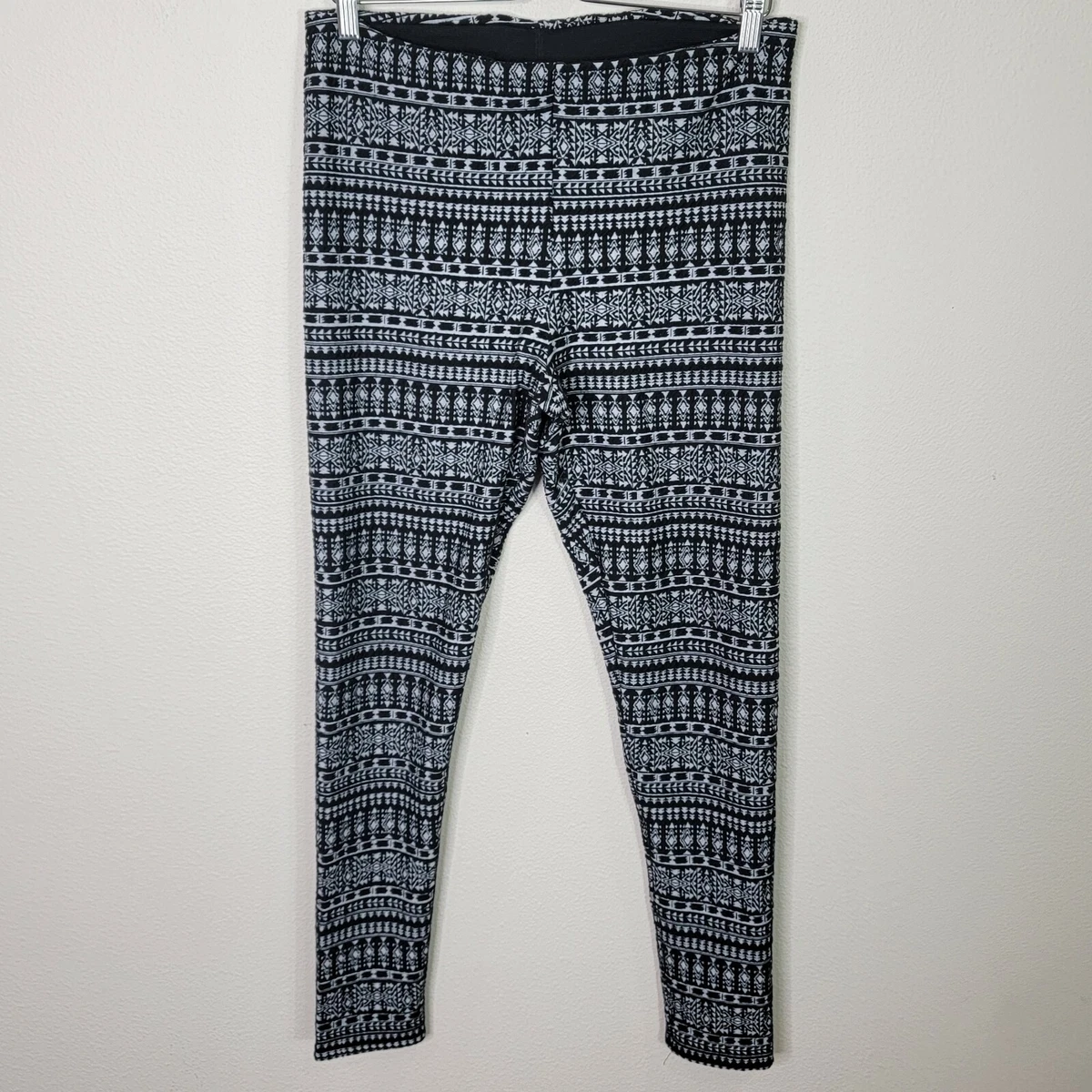 DIVIDED by H&M Stretch Waist Black & White Aztec Pattern Knit Legging Pants  L