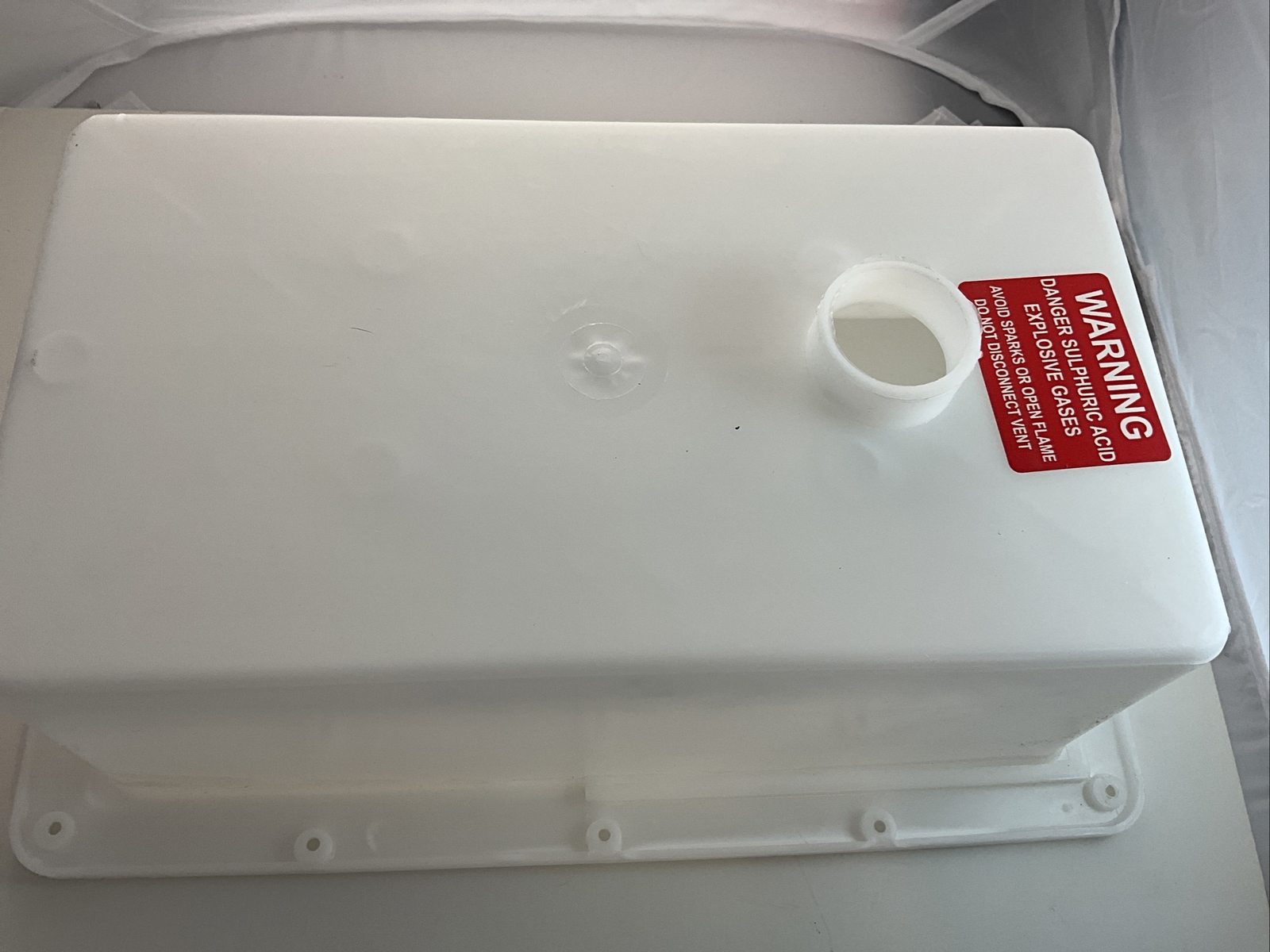 BATTERY BOX White Thick Plastic Vented Top w/5ft hoseRV CAMPER BOAT